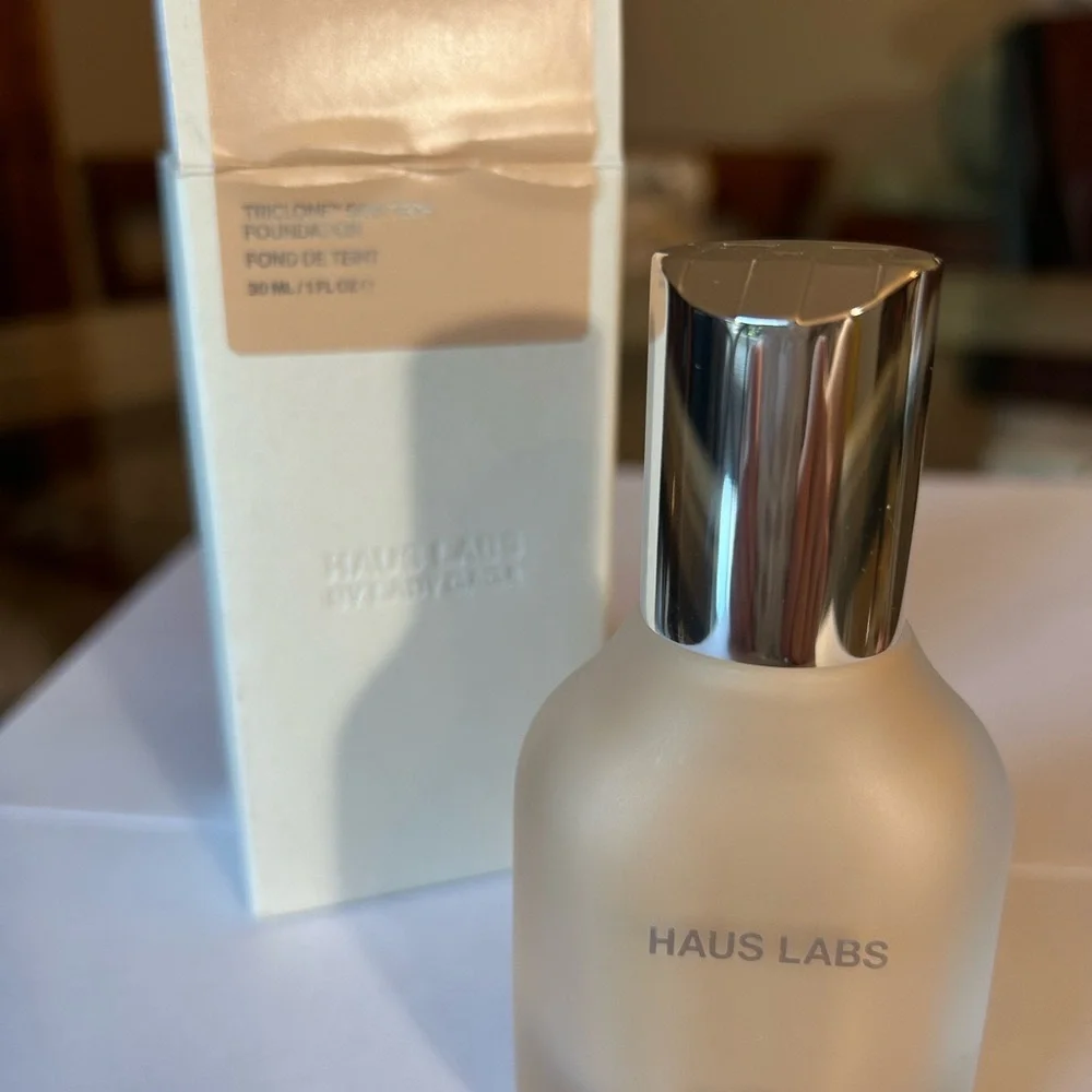 NWT🌷#160 - Haus Labs Triclone Skin Tech Medium Coverage Foundation